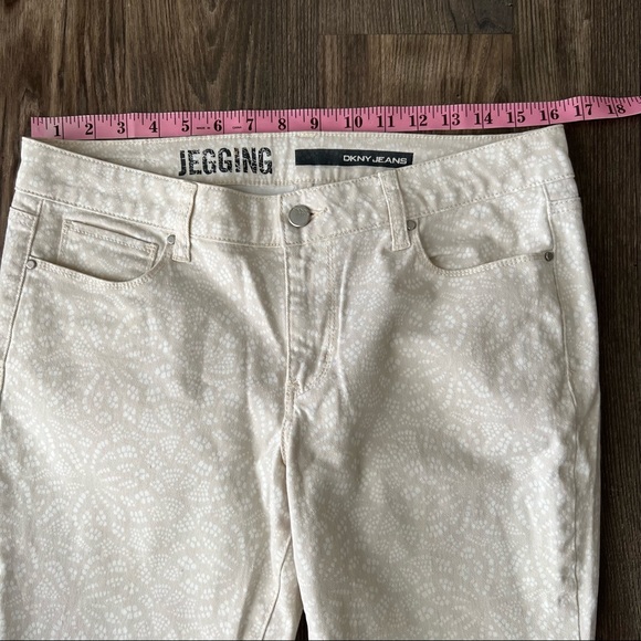 DKNY Jeans Vintage Print Skinny Jeggings - Picture 13 of 14